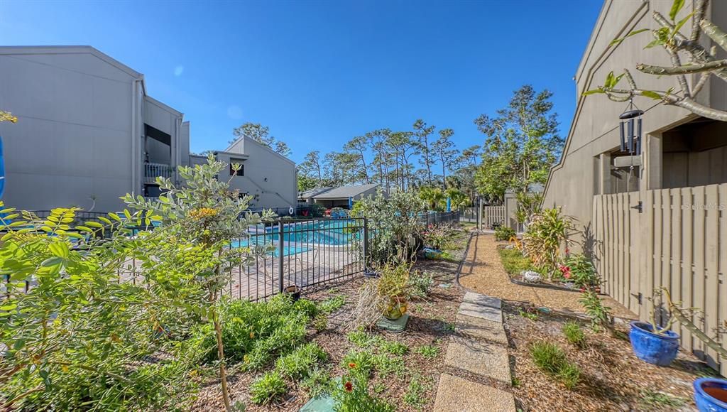 For Sale: $299,000 (2 beds, 2 baths, 1316 Square Feet)