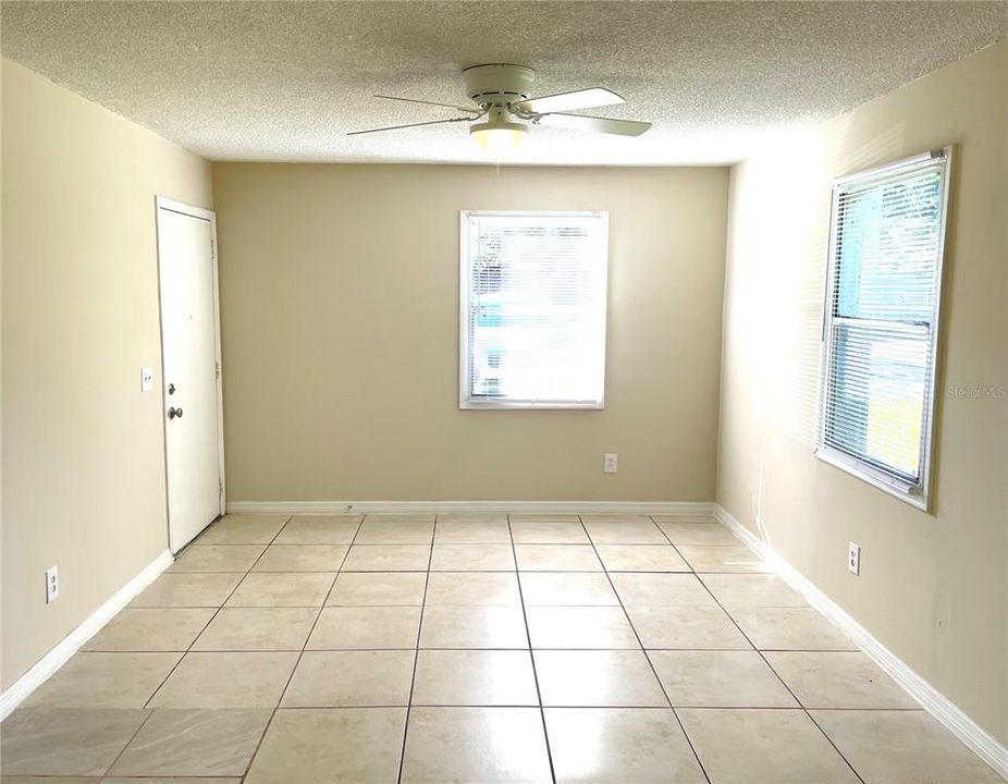 For Rent: $1,195 (1 beds, 1 baths, 588 Square Feet)