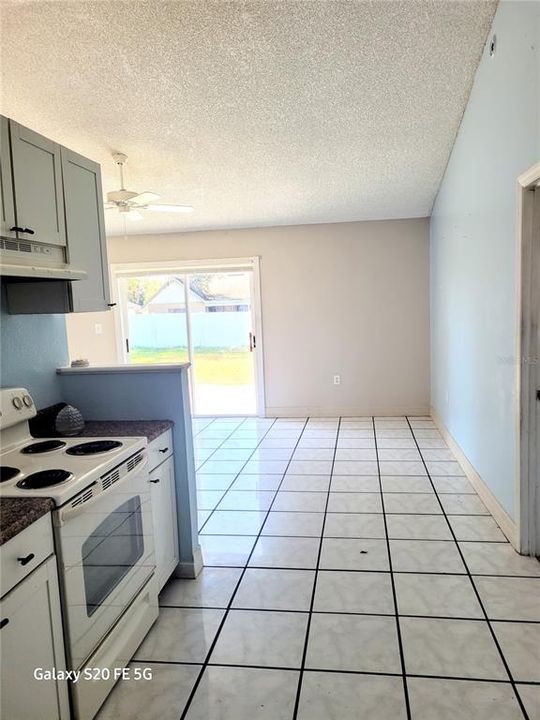 For Sale: $246,400 (3 beds, 2 baths, 1032 Square Feet)