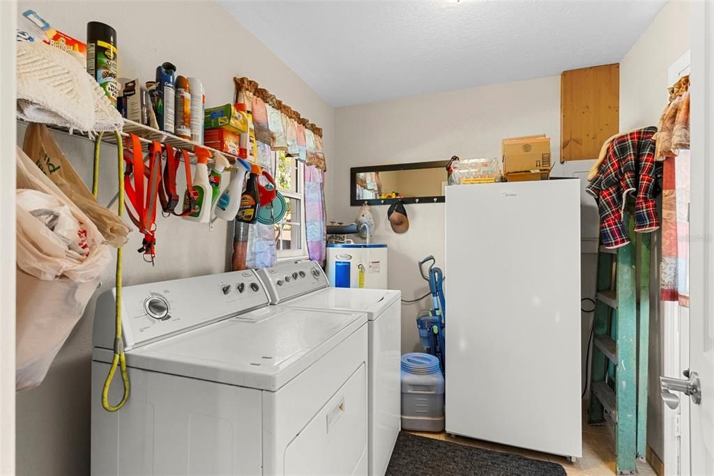 For Sale: $350,000 (3 beds, 1 baths, 1152 Square Feet)