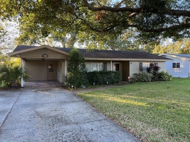 Active With Contract: $324,900 (3 beds, 2 baths, 1749 Square Feet)