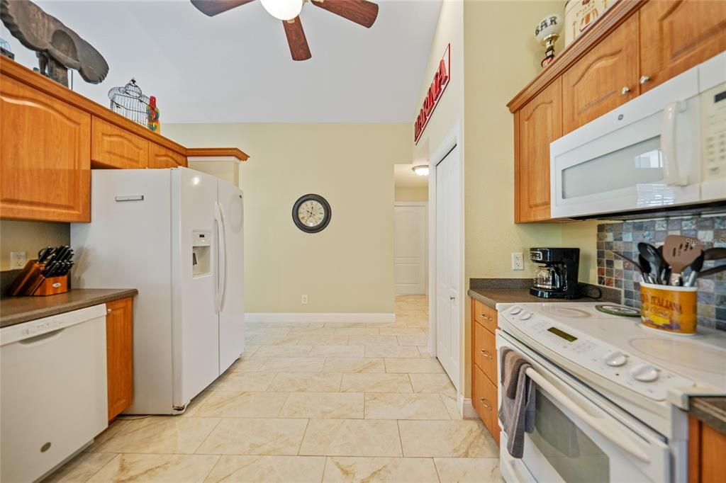 For Sale: $359,900 (3 beds, 2 baths, 1843 Square Feet)