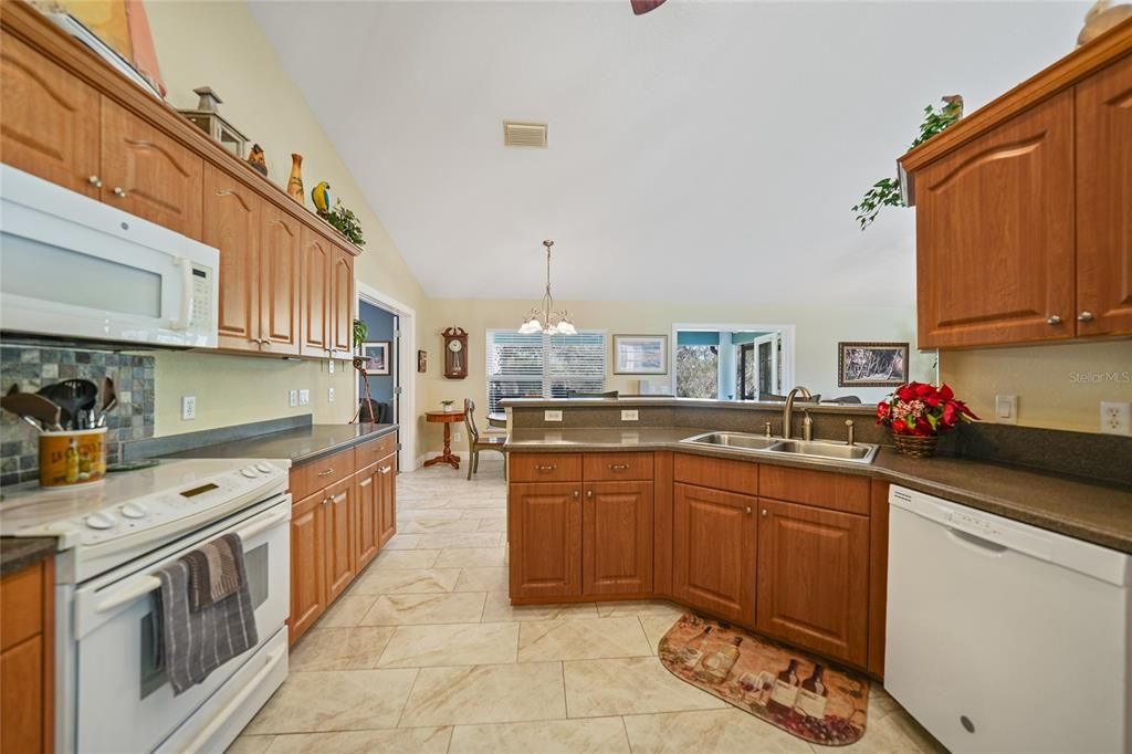 For Sale: $359,900 (3 beds, 2 baths, 1843 Square Feet)