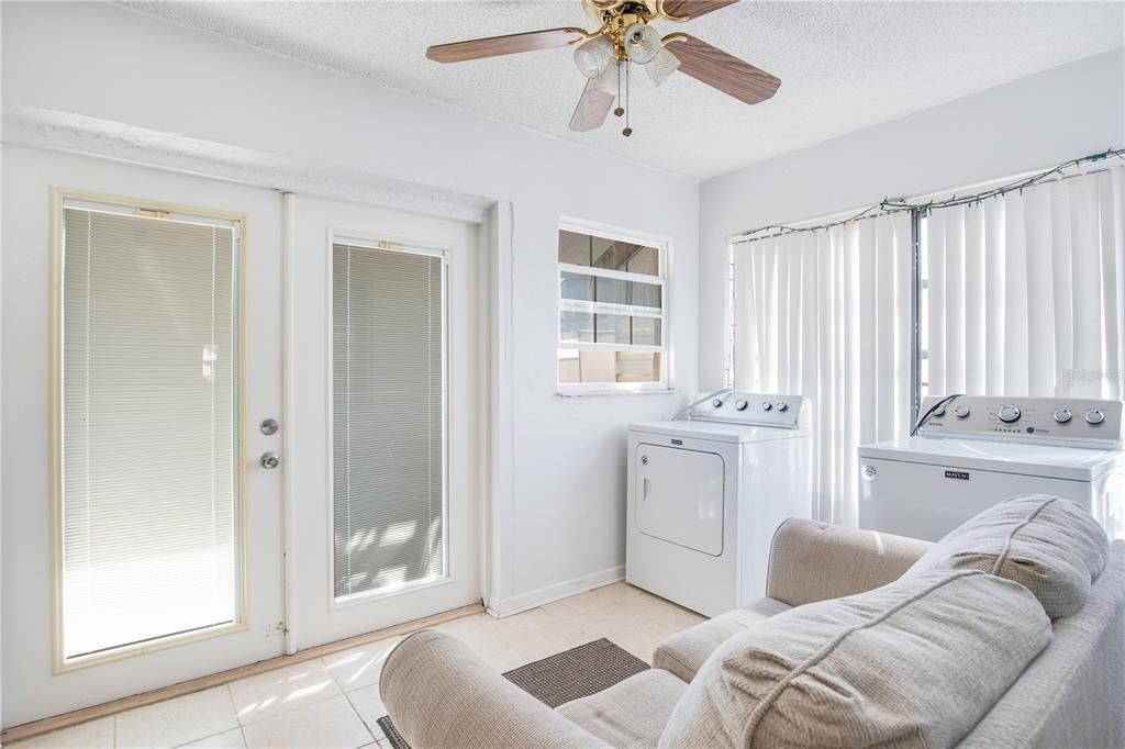 For Sale: $225,000 (2 beds, 2 baths, 1134 Square Feet)