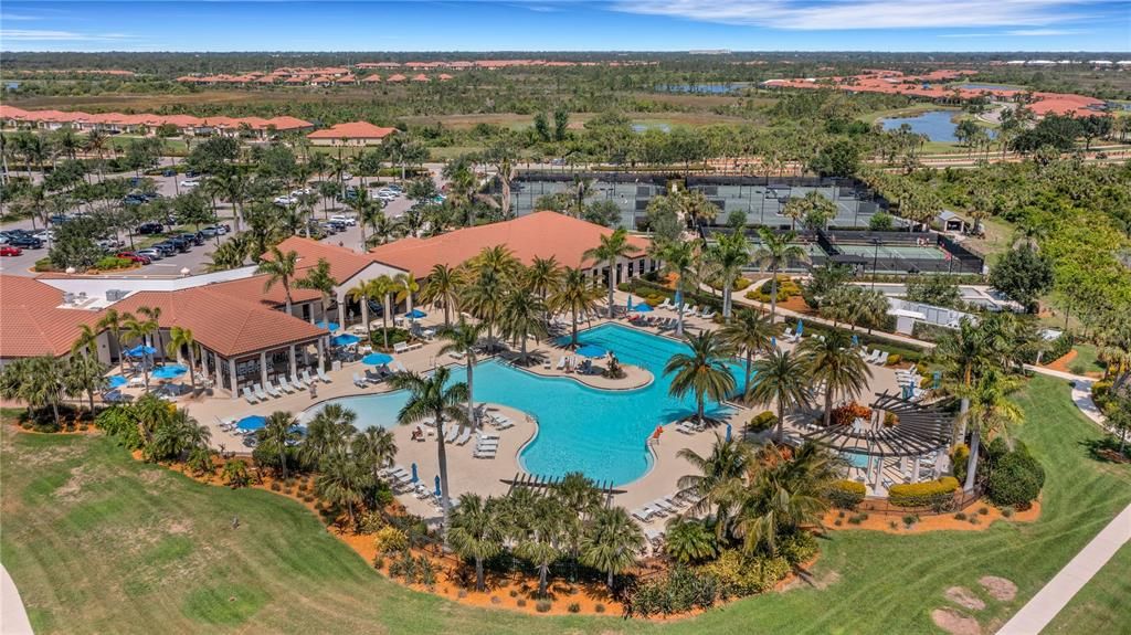 Overhead photo of amenites and resort style pool