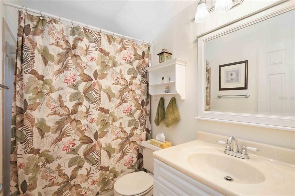 Upstairs Bath with Tub & shower