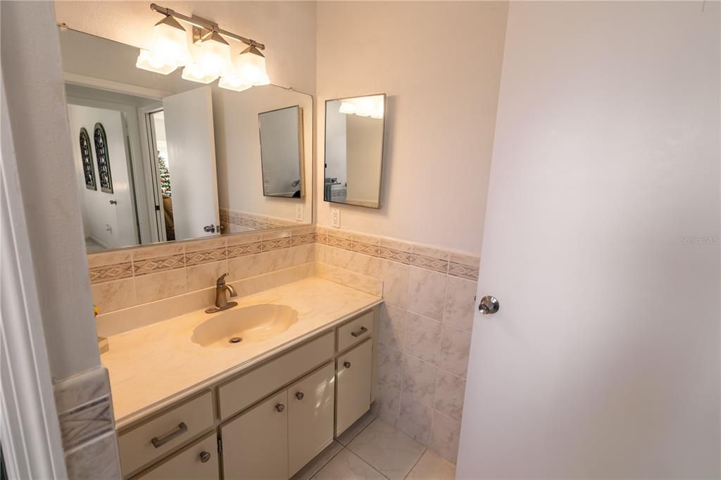 For Sale: $379,900 (2 beds, 2 baths, 1756 Square Feet)