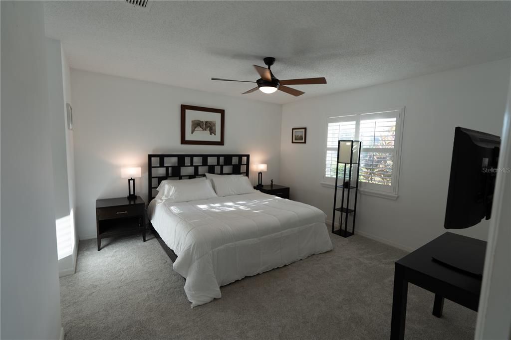 For Sale: $379,900 (2 beds, 2 baths, 1756 Square Feet)