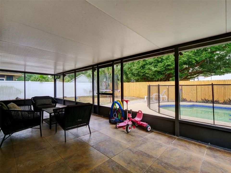 Screened Patio/Pool