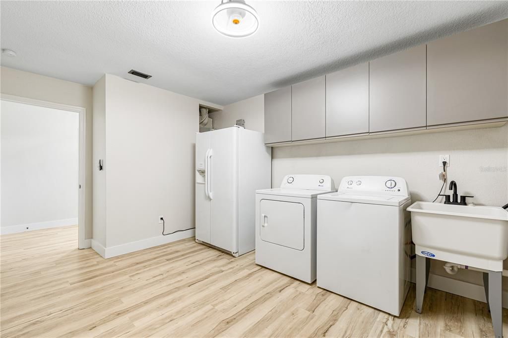 For Sale: $379,900 (3 beds, 2 baths, 1620 Square Feet)