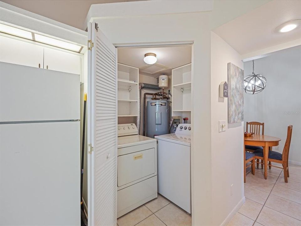 For Sale: $394,999 (2 beds, 2 baths, 1235 Square Feet)