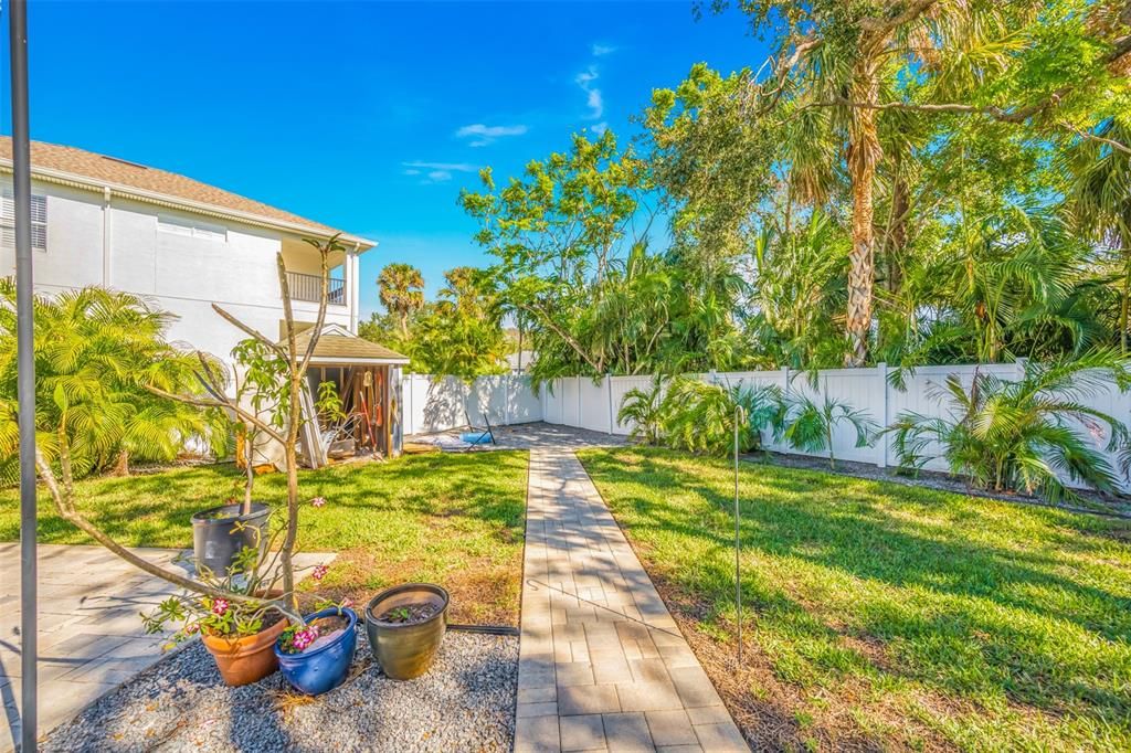 For Sale: $479,000 (4 beds, 2 baths, 1591 Square Feet)