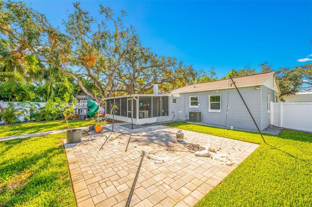 For Sale: $479,000 (4 beds, 2 baths, 1591 Square Feet)