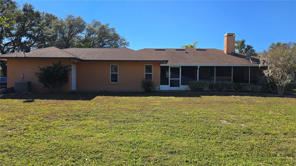 For Sale: $650,000 (3 beds, 2 baths, 1949 Square Feet)