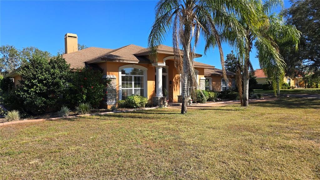 For Sale: $650,000 (3 beds, 2 baths, 1949 Square Feet)