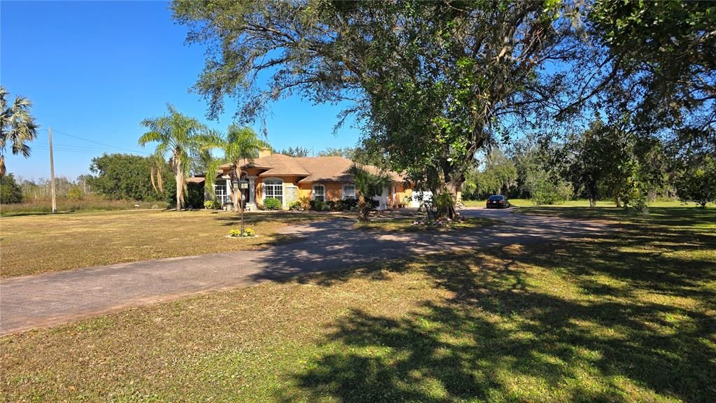 For Sale: $650,000 (3 beds, 2 baths, 1949 Square Feet)