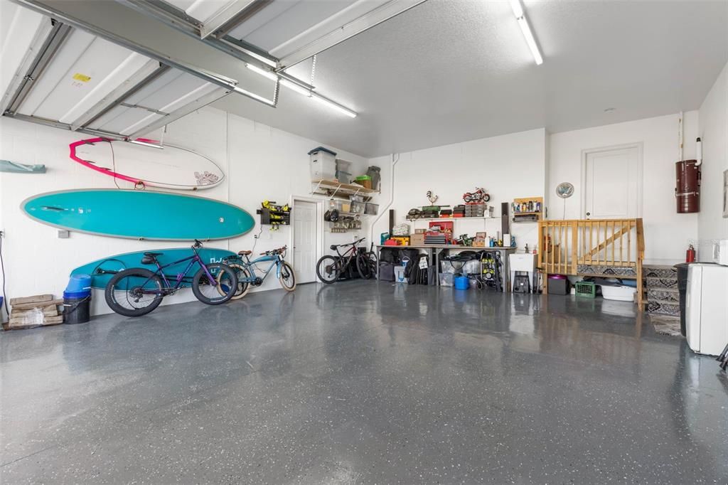 4 Car Garage with 12ft ceiling &  Wifi