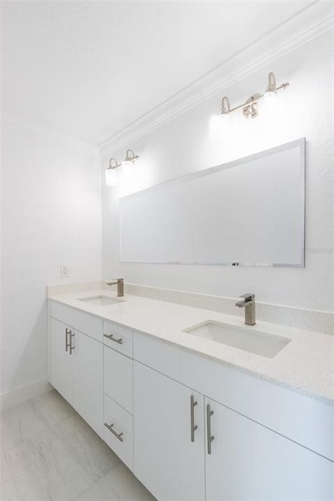 Double sinks in the master bathroom