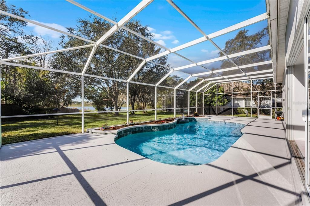 Scenic Poolside Oasis