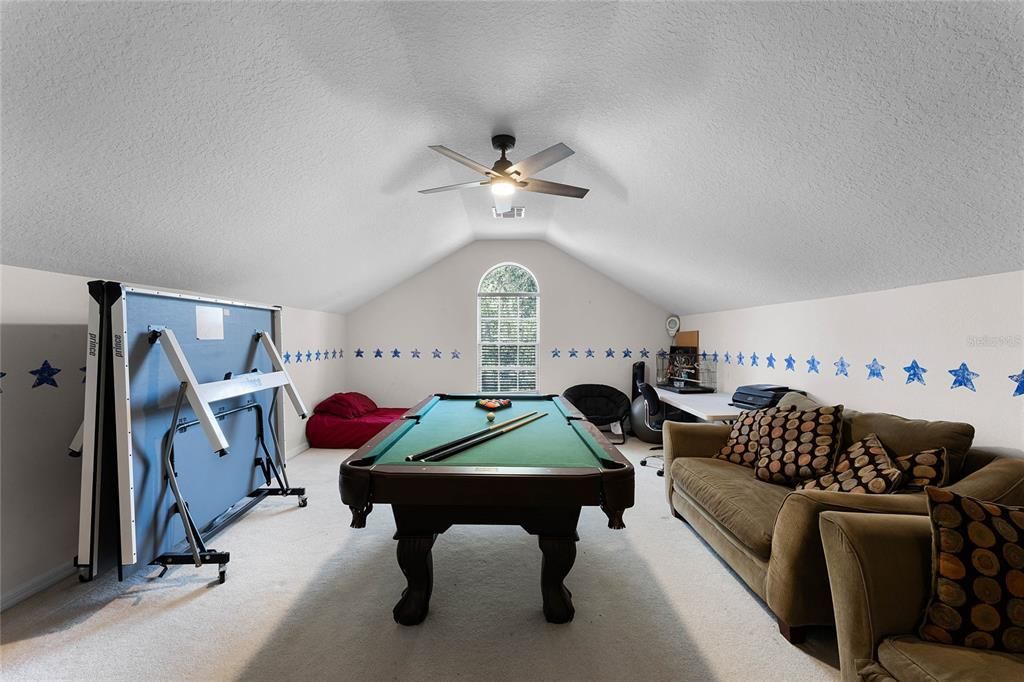 Bonus Room Upstairs With Its Own Bathroom