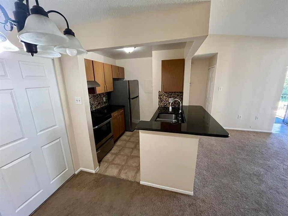 For Sale: $189,000 (2 beds, 2 baths, 910 Square Feet)