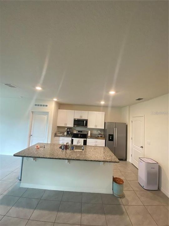 For Rent: $2,300 (3 beds, 2 baths, 1676 Square Feet)