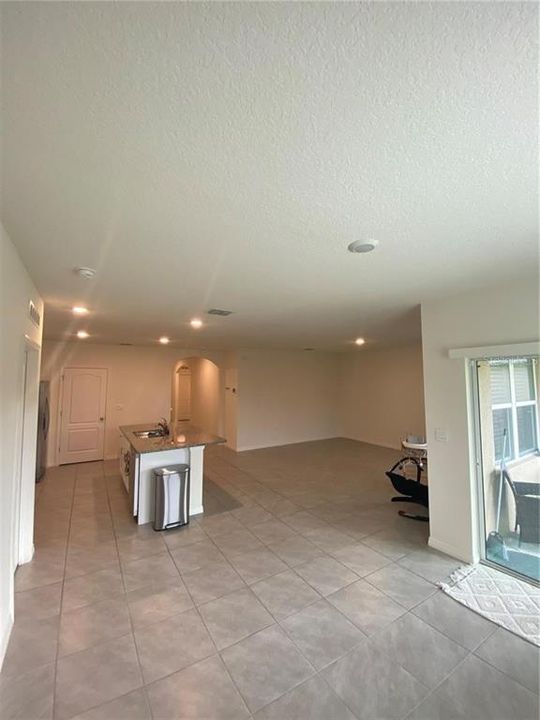 For Rent: $2,300 (3 beds, 2 baths, 1676 Square Feet)