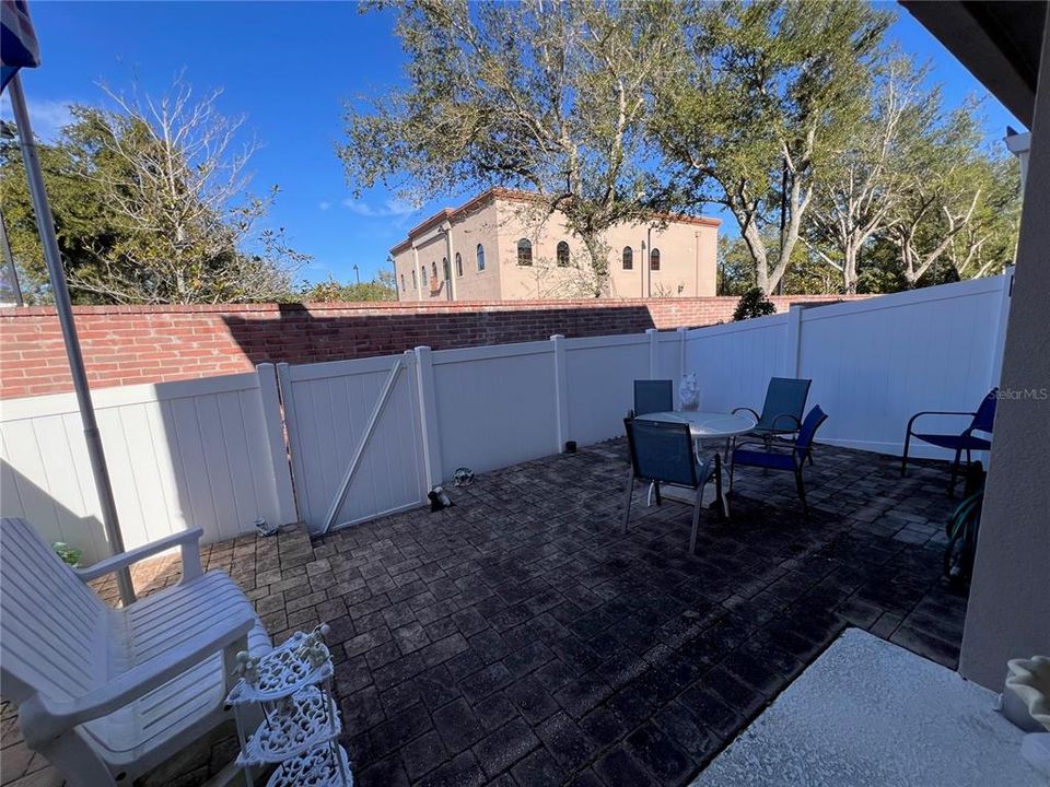 For Sale: $435,000 (3 beds, 2 baths, 2294 Square Feet)