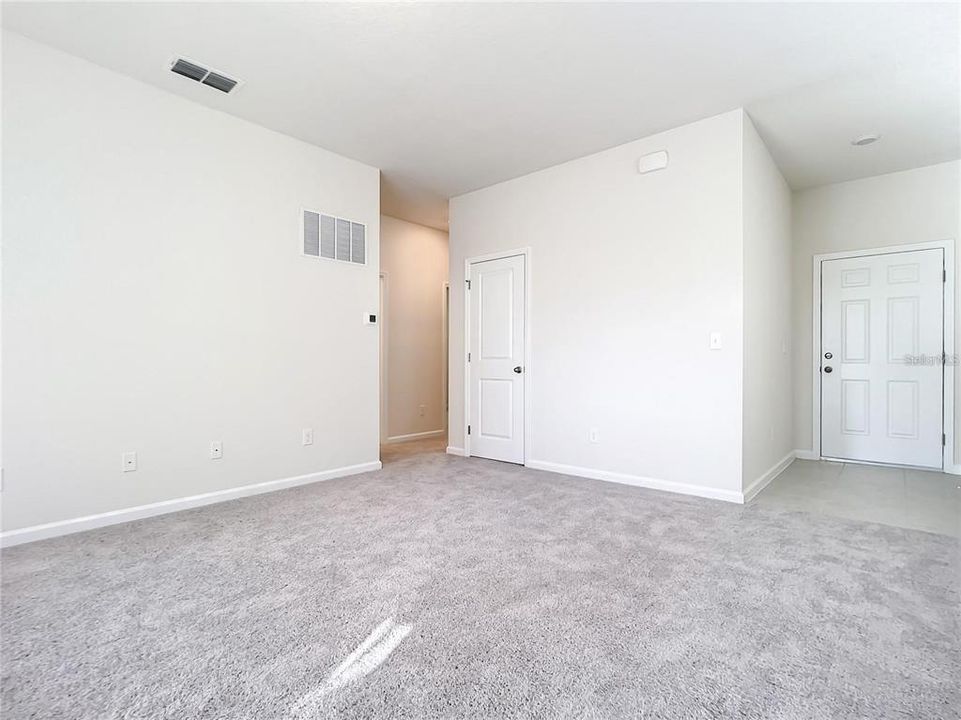 For Rent: $2,200 (3 beds, 2 baths, 1164 Square Feet)