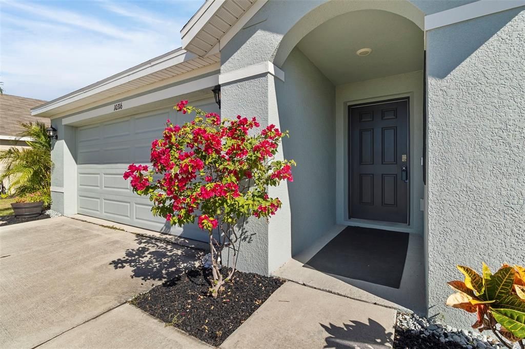 Active With Contract: $349,900 (3 beds, 2 baths, 1672 Square Feet)