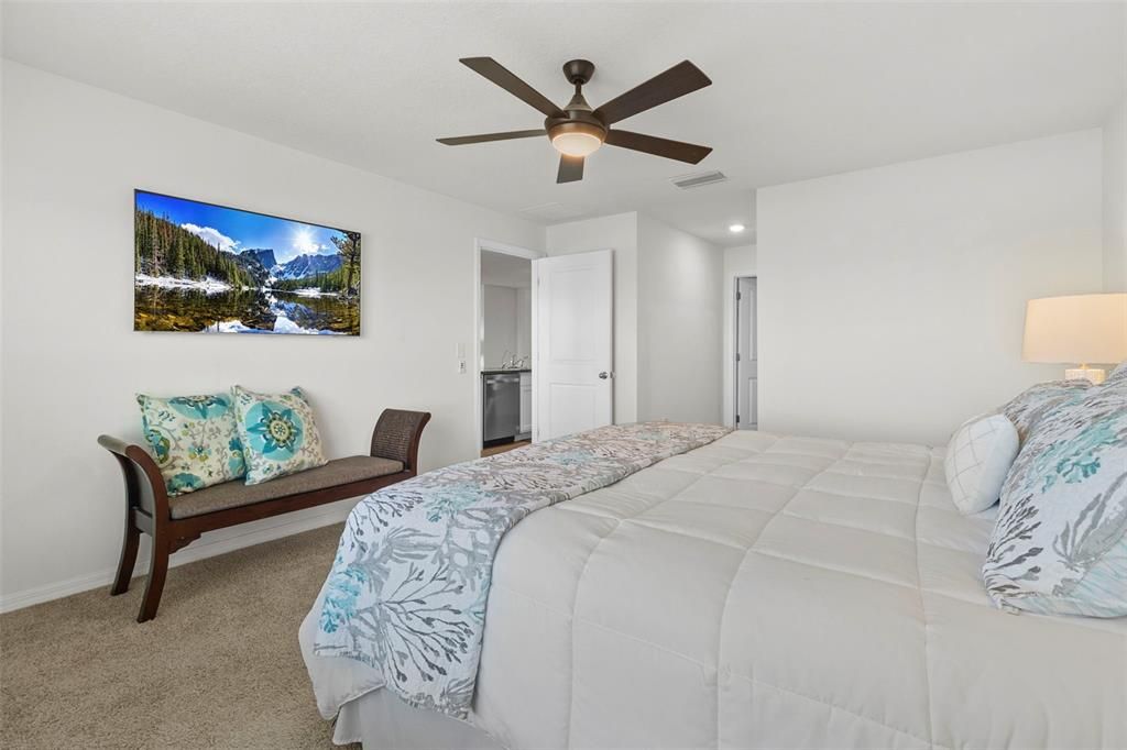 Active With Contract: $349,900 (3 beds, 2 baths, 1672 Square Feet)