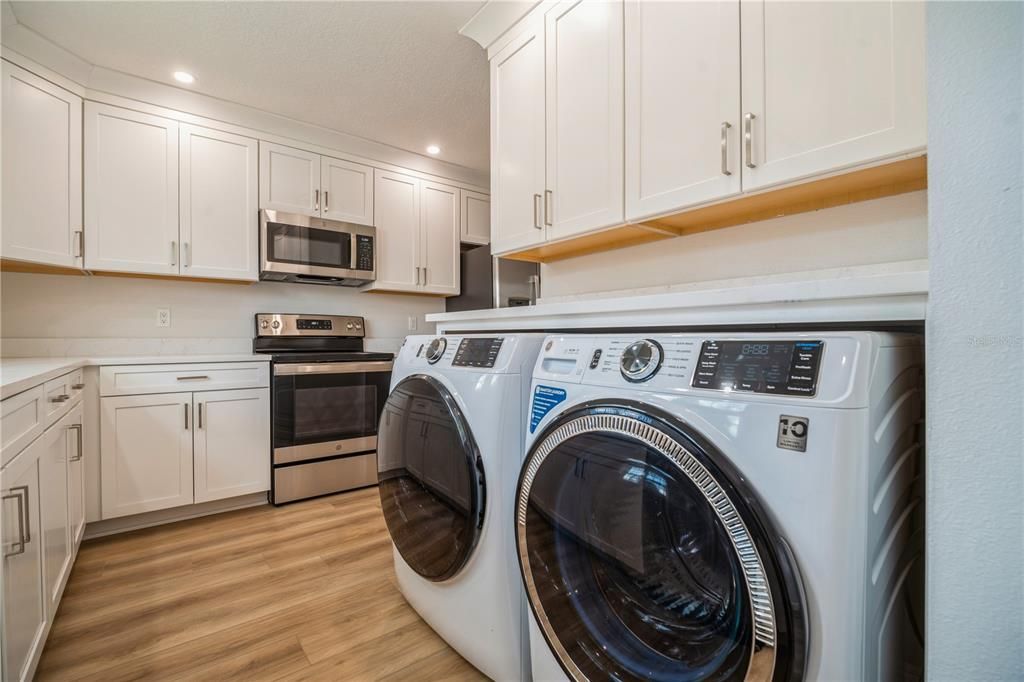 NEW Washer/Dryer