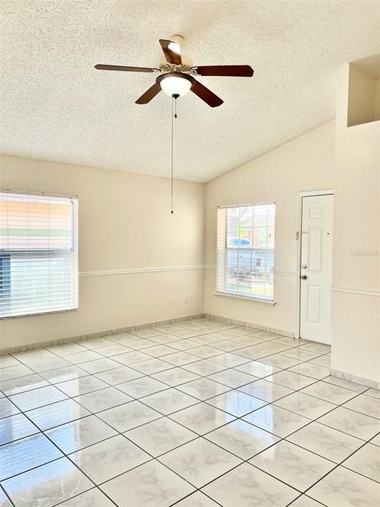 For Rent: $1,995 (3 beds, 2 baths, 1246 Square Feet)