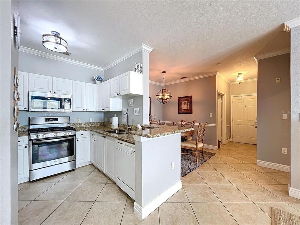 For Sale: $295,000 (2 beds, 2 baths, 1230 Square Feet)