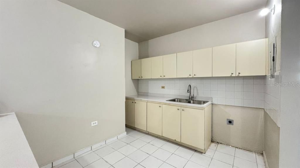 For Sale: $149,000 (3 beds, 2 baths, 1330 Square Feet)