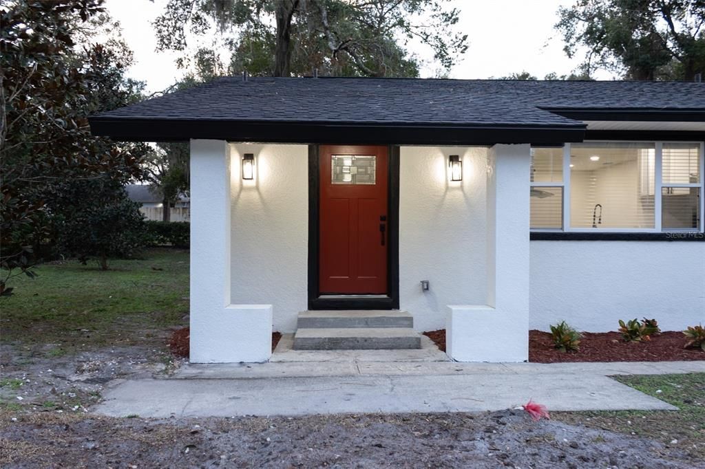 For Rent: $2,300 (3 beds, 2 baths, 1159 Square Feet)