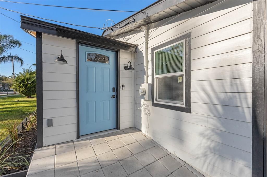 For Sale: $359,990 (3 beds, 2 baths, 1060 Square Feet)