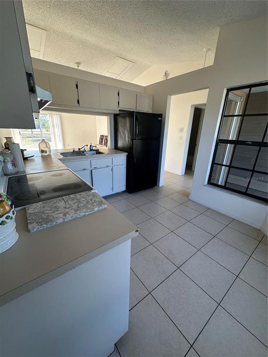 Active With Contract: $299,000 (0 beds, 0 baths, 870 Square Feet)