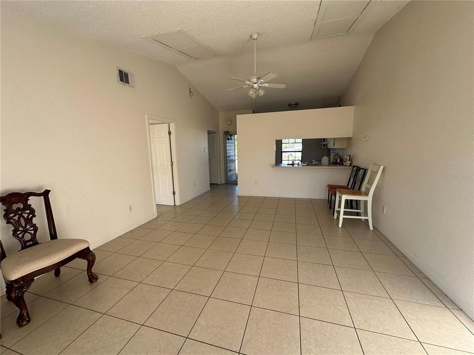 Active With Contract: $299,000 (0 beds, 0 baths, 870 Square Feet)