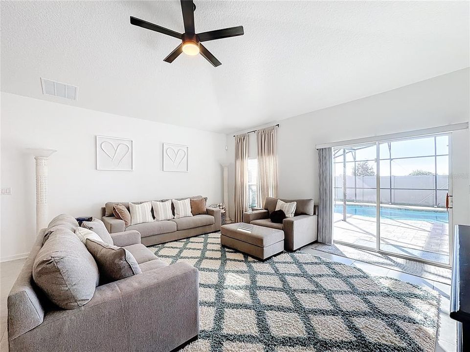 Active With Contract: $475,000 (4 beds, 2 baths, 2280 Square Feet)