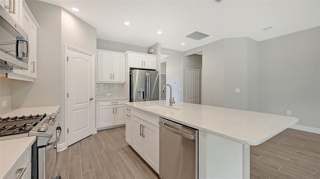 For Sale: $493,990 (2 beds, 2 baths, 1632 Square Feet)