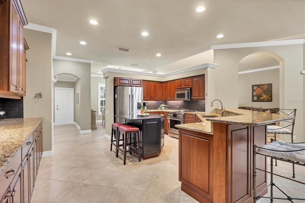 For Sale: $1,694,000 (5 beds, 5 baths, 4101 Square Feet)