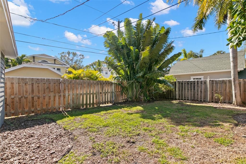 For Sale: $1,175,000 (4 beds, 2 baths, 1812 Square Feet)