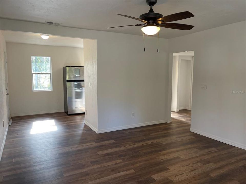 For Rent: $1,150 (2 beds, 1 baths, 800 Square Feet)