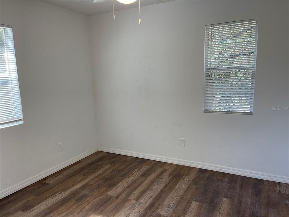 For Rent: $1,150 (2 beds, 1 baths, 800 Square Feet)