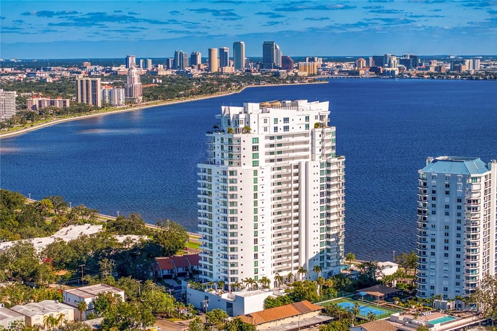 Located along the iconic Bayshore Blvd