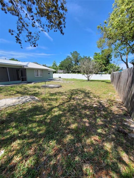 For Sale: $275,000 (3 beds, 2 baths, 1392 Square Feet)