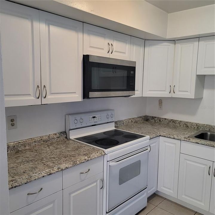 For Sale: $275,000 (3 beds, 2 baths, 1392 Square Feet)