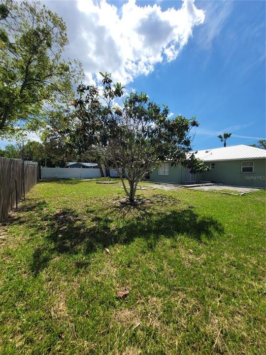 For Sale: $275,000 (3 beds, 2 baths, 1392 Square Feet)