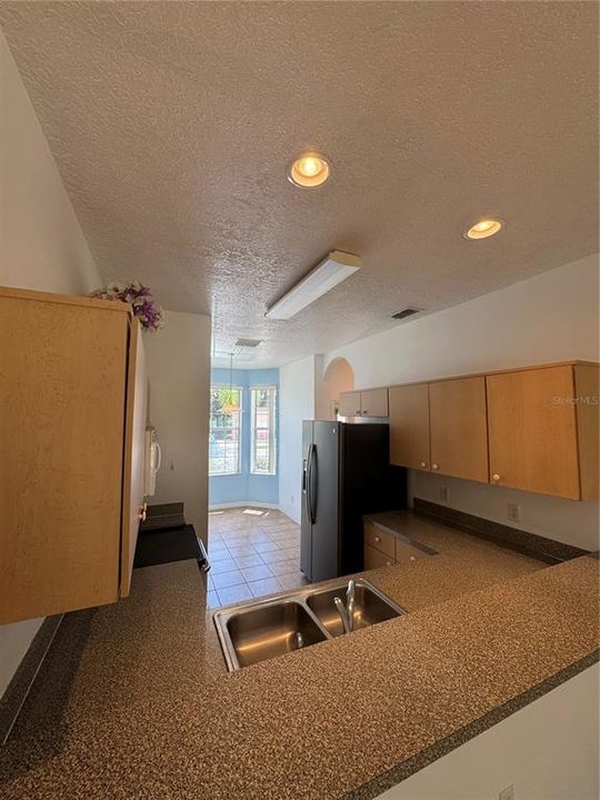 Active With Contract: $1,800 (3 beds, 2 baths, 1468 Square Feet)